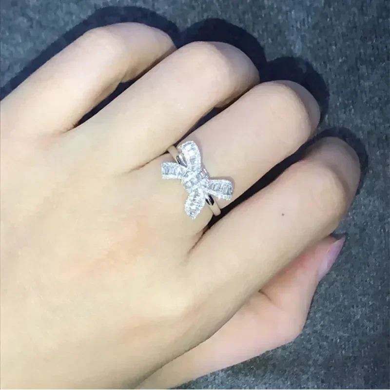 Luxury Lifestyle Jewelry - خواتم نسائية فاخرة بتصميم فيونكة كبيرة