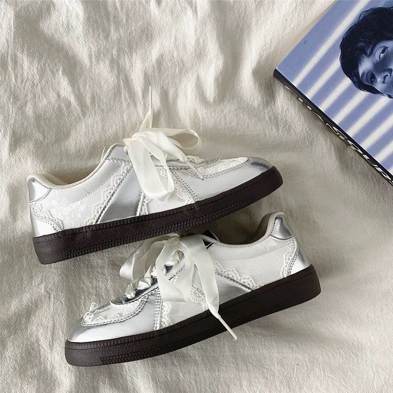 أحذية رياضية نسائية من ماركة ف - مراجعة Luxury Lifestyle Shoes وسعره